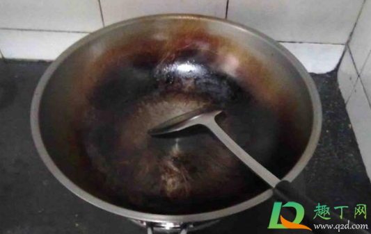 锅背面的黑垢是什么1
