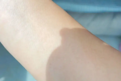 橄榄皮是白的发绿吗