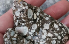麦饭石泡水是碱性吗