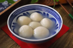 煮汤圆要放油吗